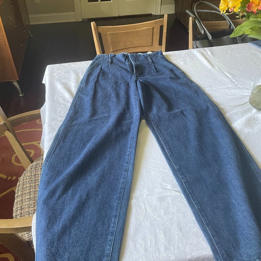 Size 28 High rise Free Jeans